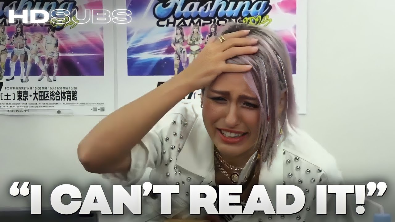 Giulia reads English comments | STARDOM