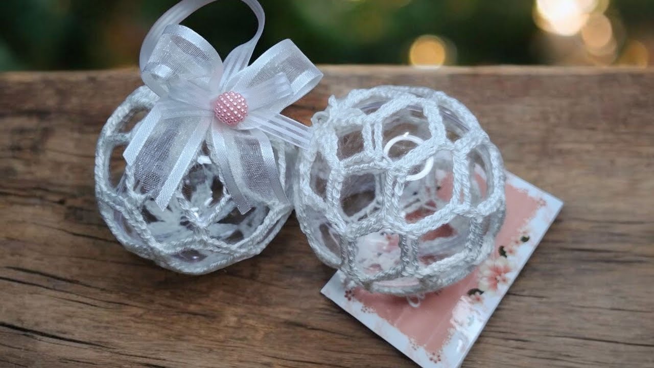 Bola de Natal em crochê ponto sextavado de anacartier 