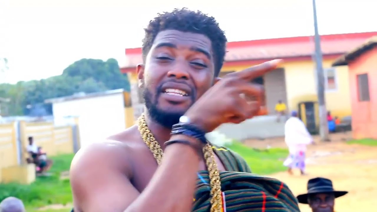 LA VIE CLIP DISPONIBLE