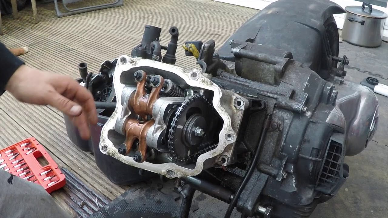 Cylinder and piston removal step by step piaggio vespa GTS 125CC AND 300CC