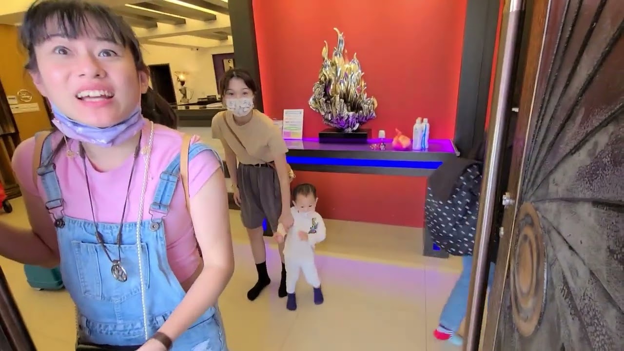 房間就有盪鞦韆溜滑梯，跟朋友們包棟宜蘭民宿，埃及白宮