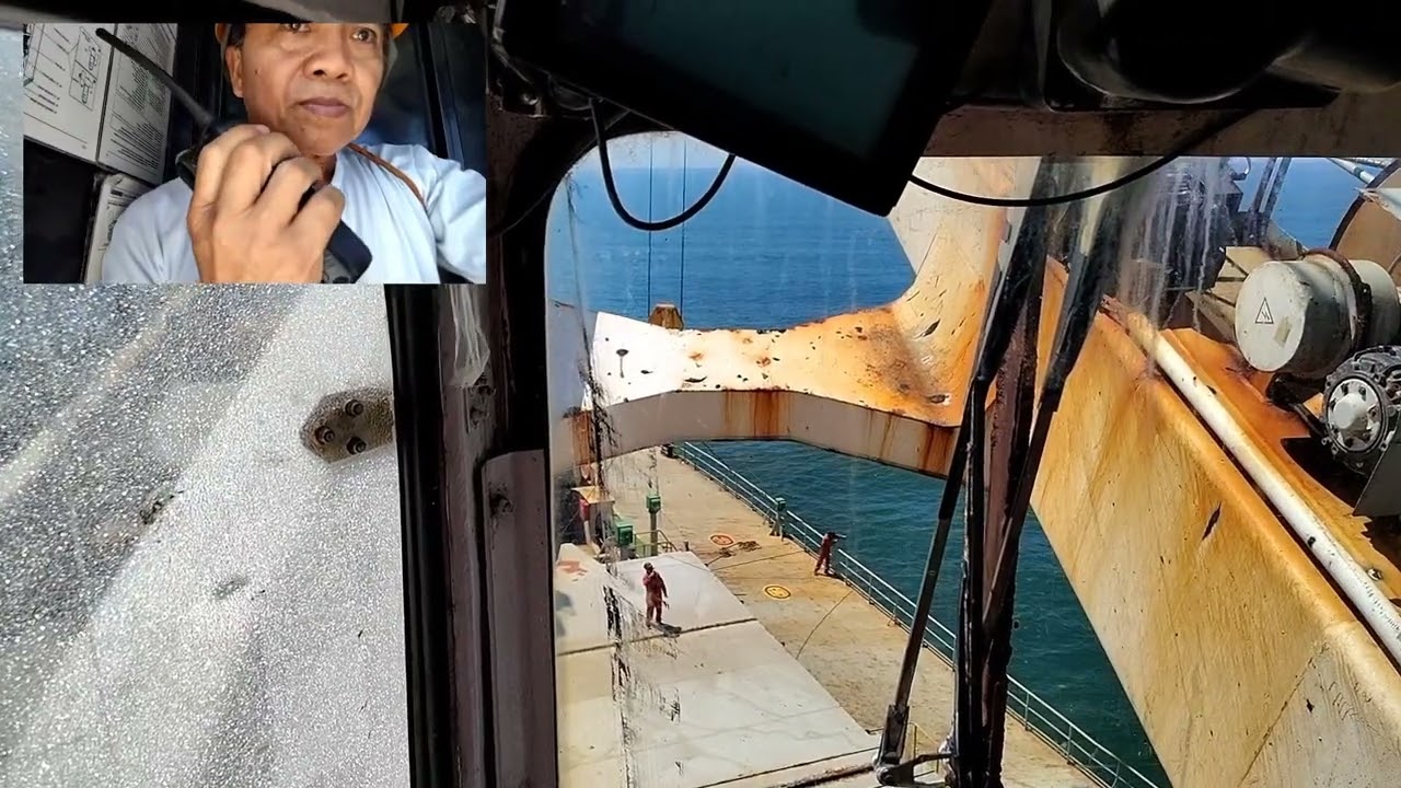 Activate cargo crane maximum outreach limit.