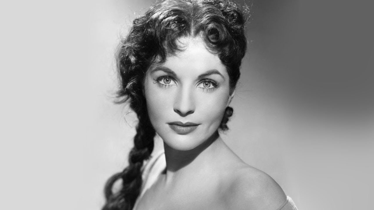RARE Photos & Little Known Secrets About Yvonne Furneaux