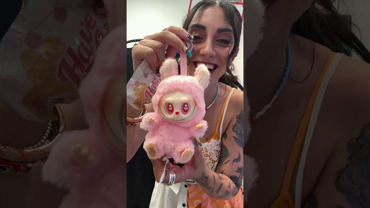 Unboxing &tau;&alpha; &chi;&epsilon;&iota;&rho;ό&tau;&epsilon;&rho;&alpha; lafufu 🙈    #shorts #lafufu #labubu #unboxingvideo