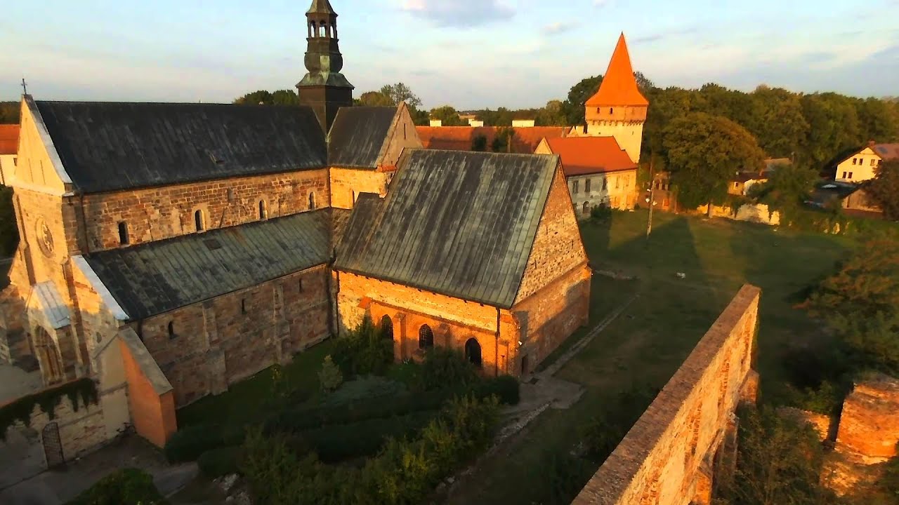 Klasztor Cysters&oacute;w Sulej&oacute;w - Podklasztorze