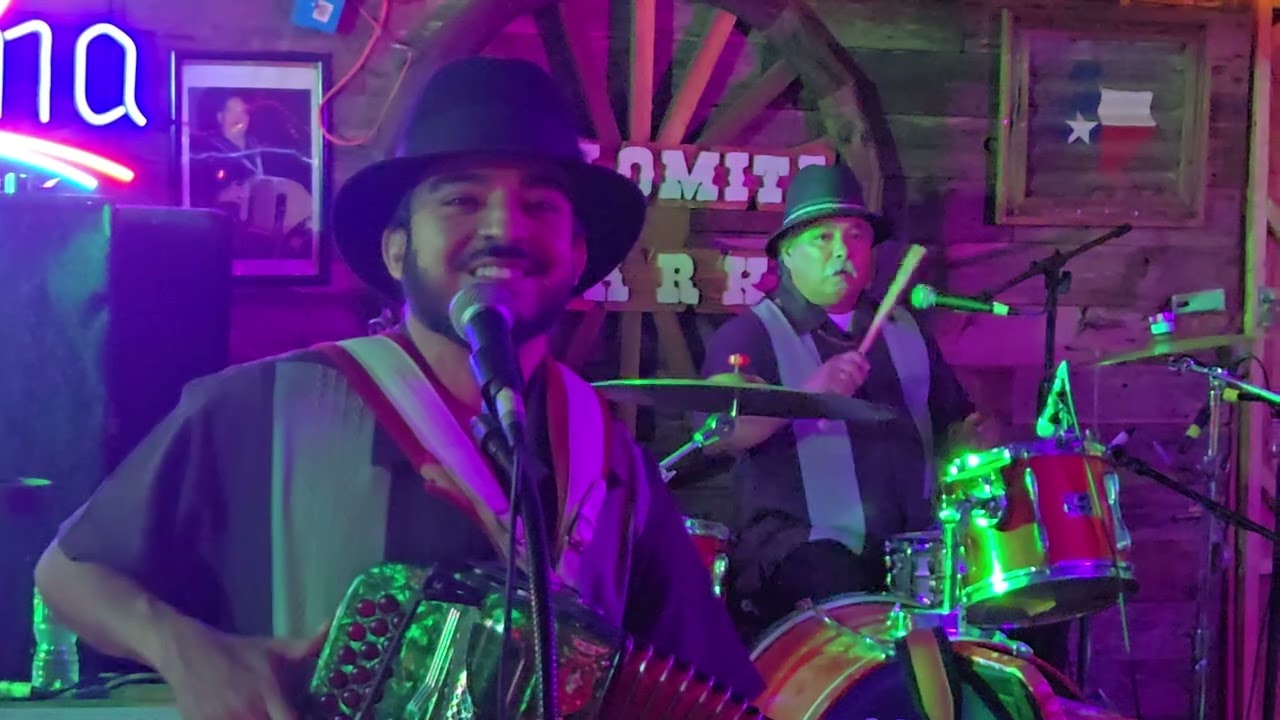 Los Cucuys De Rodney Rodriguez at La Lomita Park
