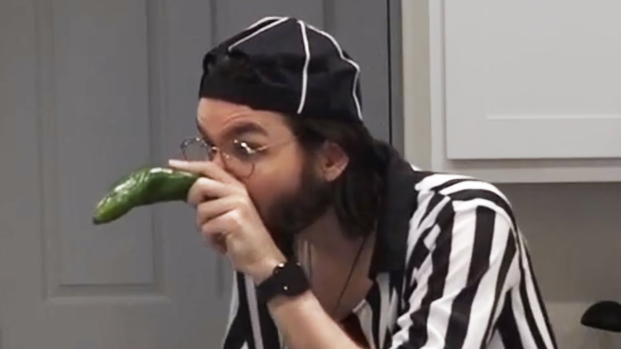 xqcL