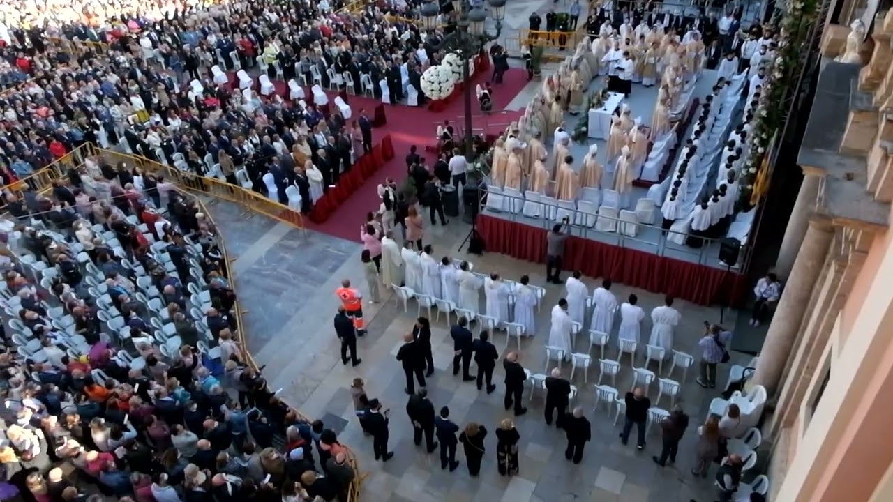 Himno de la Virgen de los Desamparados en la Misa d'Infants
