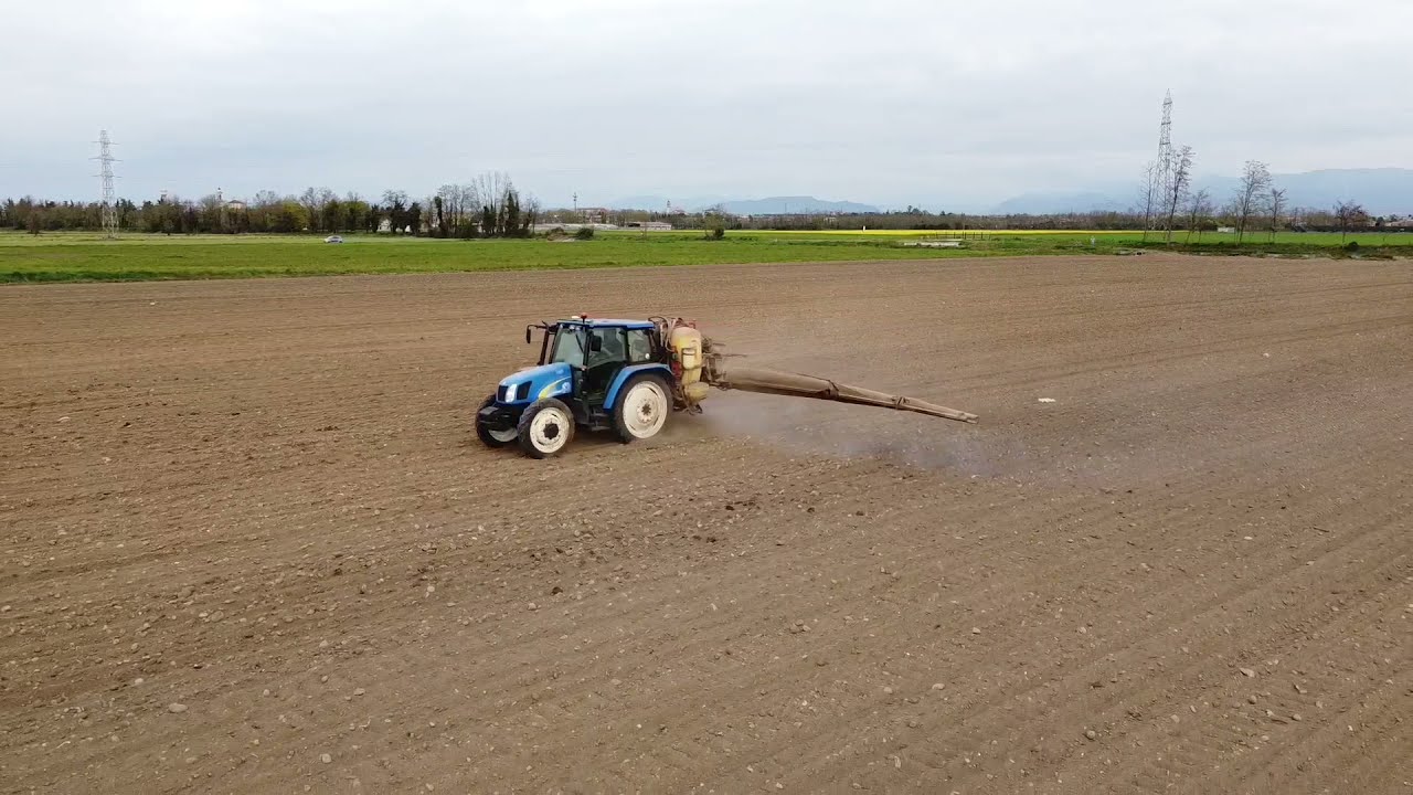New Holland 5070 + Hardi Master Twin Stream / Diserbo Mais