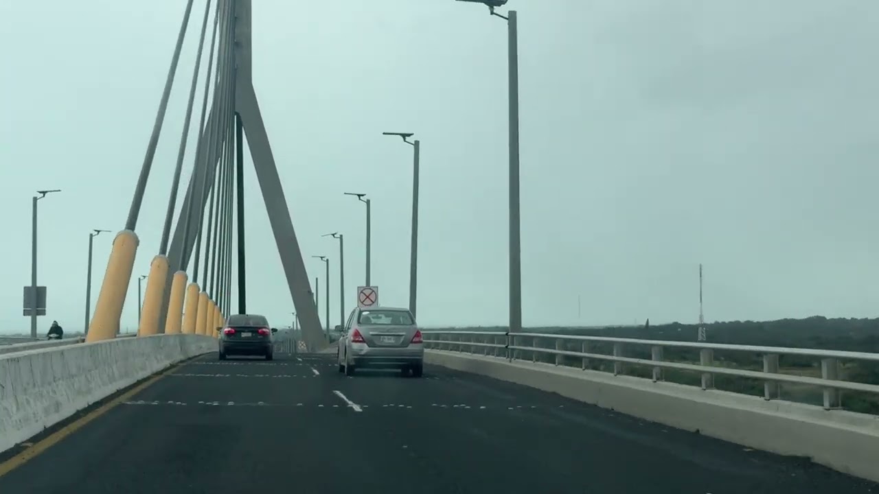 Cruzando puente Tampico 