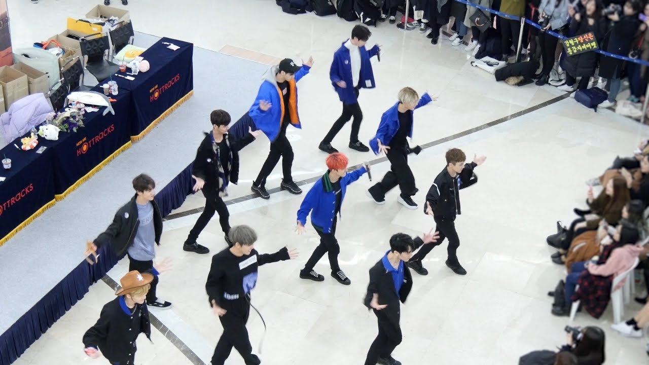 171201 PENTAGON 펜타곤 _ RUNAWAY 공연 _ 전체직캠 _ 영등포 타임스퀘어 팬사인회