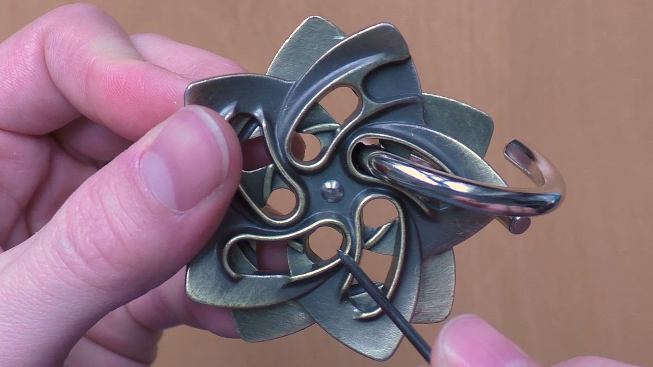 E14 - SOLUTION - Helix by Hanayama Cast Puzzles