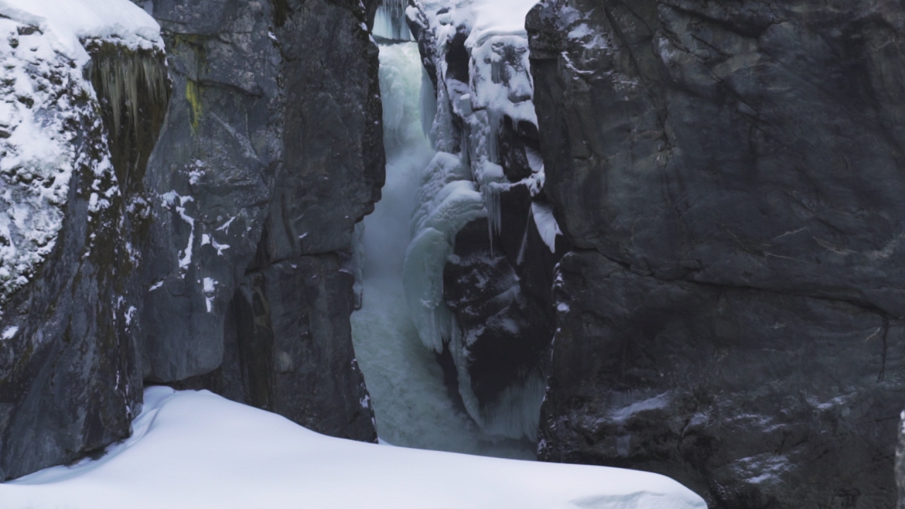 A Day At Keyhole Hotsprings and Nairn Falls