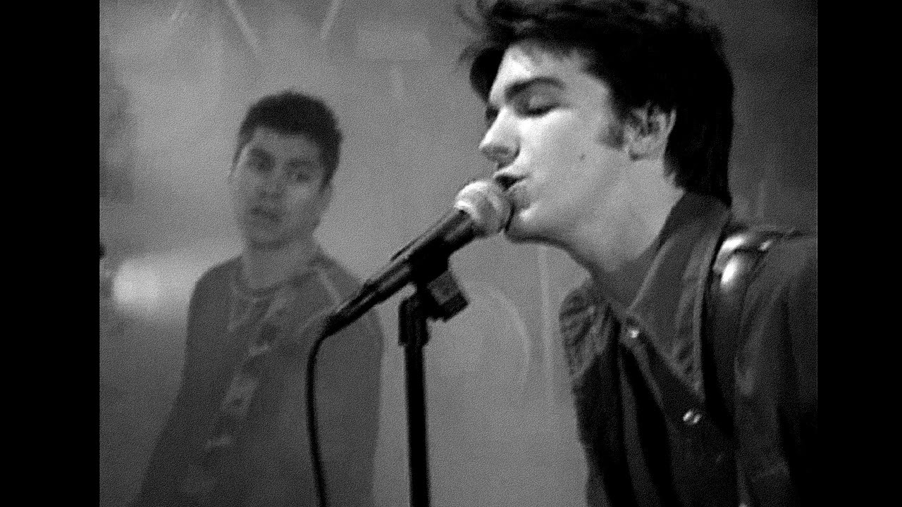 Drake Bell - Girl Next Door (completo)