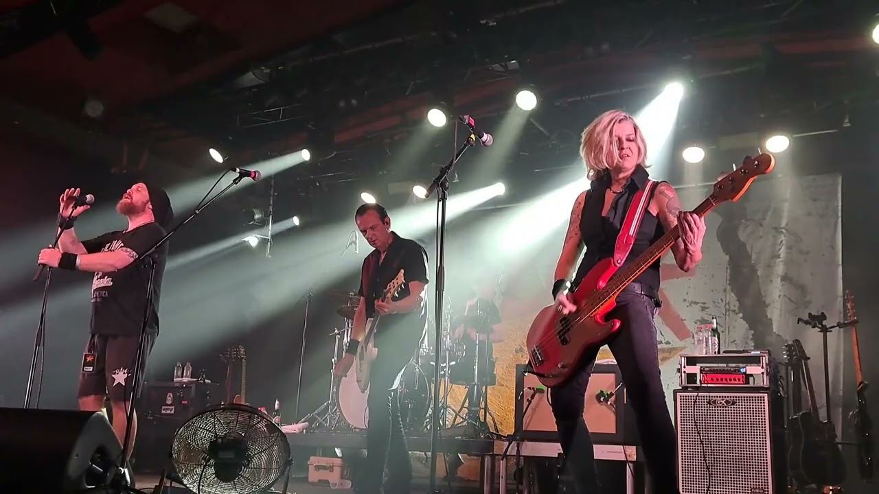 Slime - Komm schon klar + A.C.A.B. - live @ Astra Berlin 22.12.2023