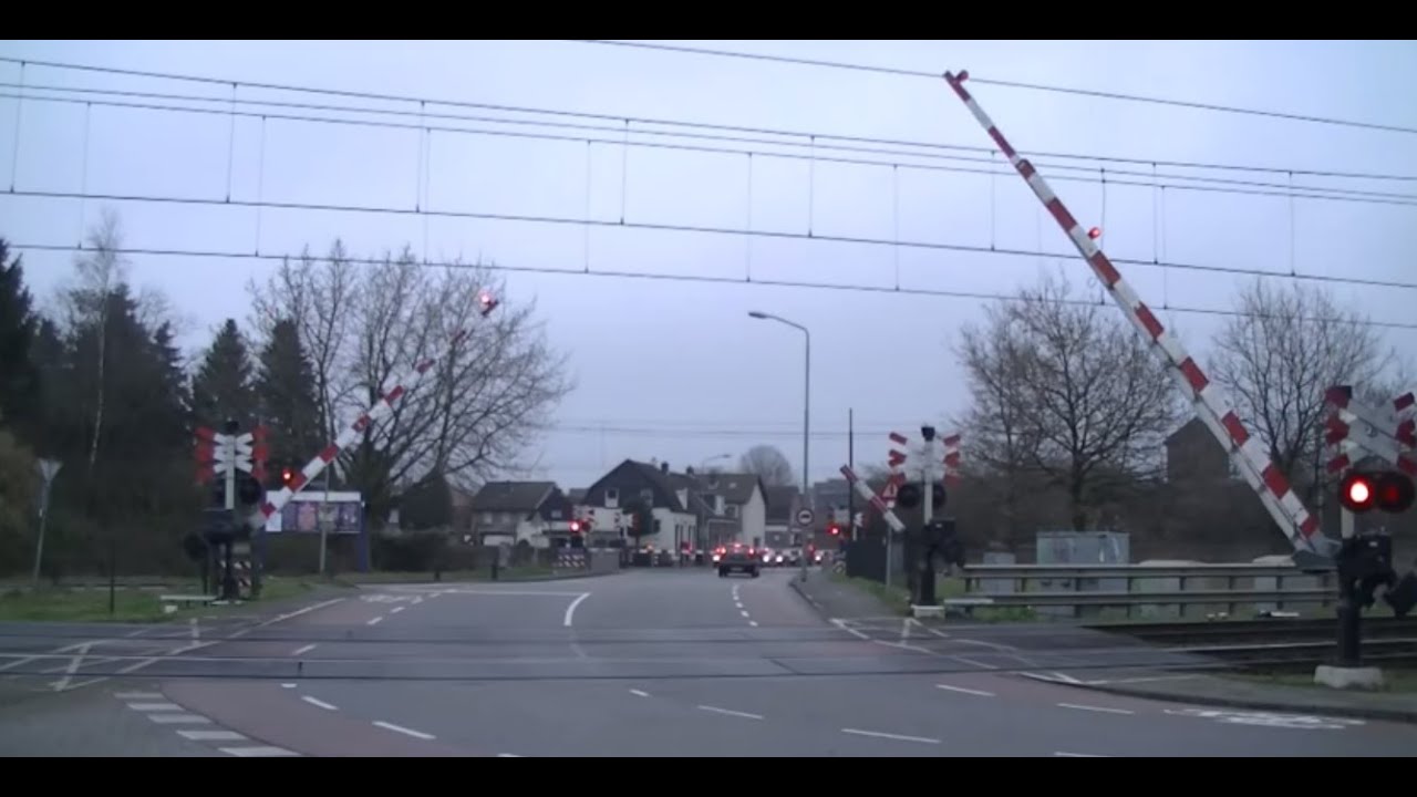 Timelapse: Spoorwegovergang//RR-crossing Boxtel, Tongersestraat, NL