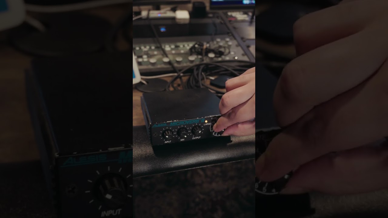 Alesis Microverb II Guitar Test (no talking)