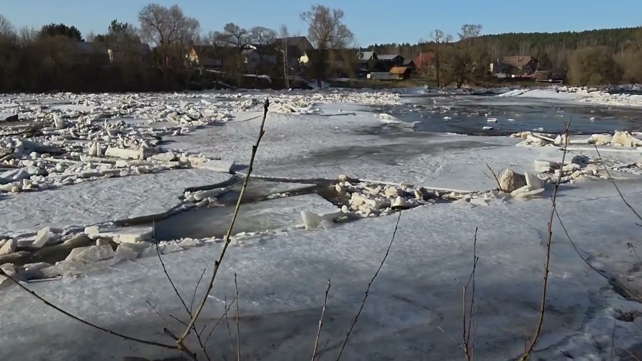 Neries ledų sangrūda ties Gariūnų tiltu.