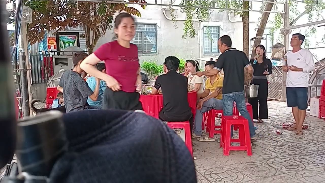Bé gái. Xìttin