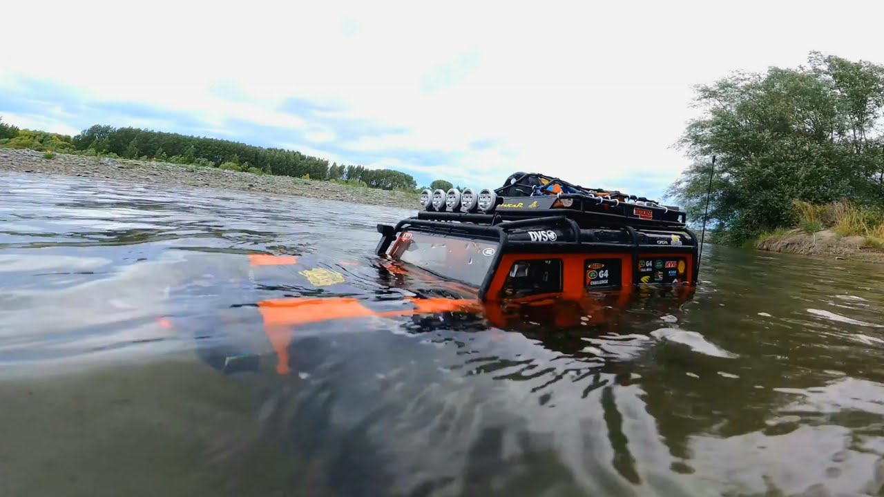 Traxxas Trx4 defender in the river driving under water!