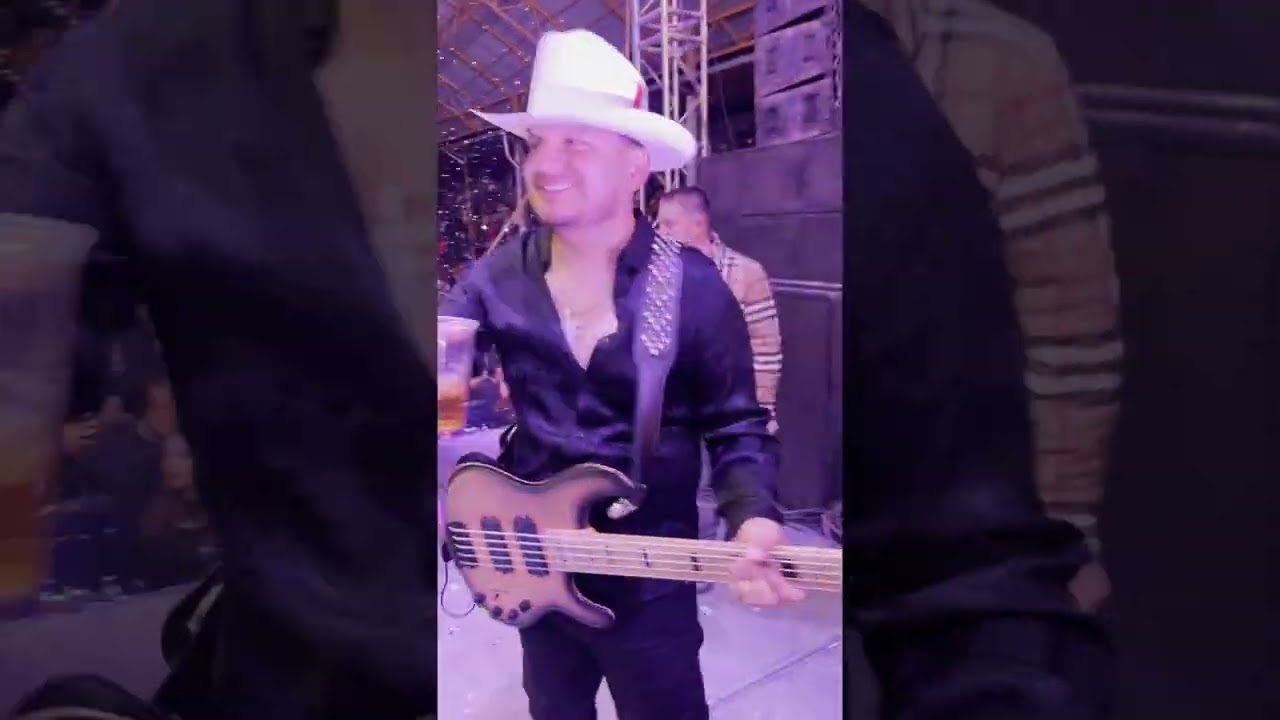Los Farmerz y Los Potrillos de Turicato / cuatro letras ////