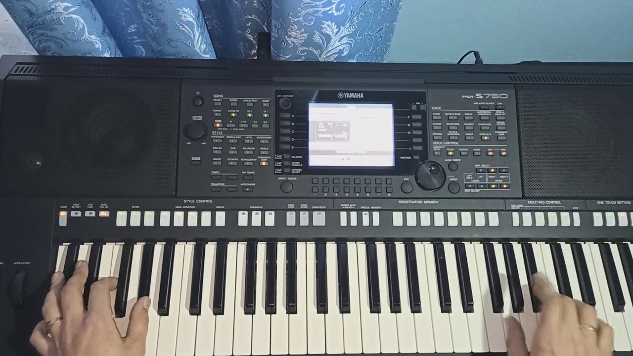 Фокстрот YAMAHA PSR S750