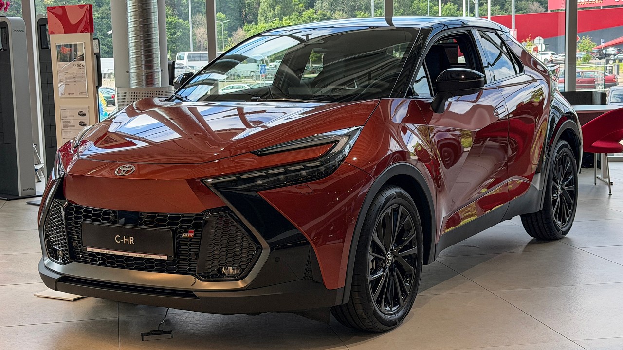 2026 Toyota C-HR GR Sport Interior & Exterior Walkaround (4K)
