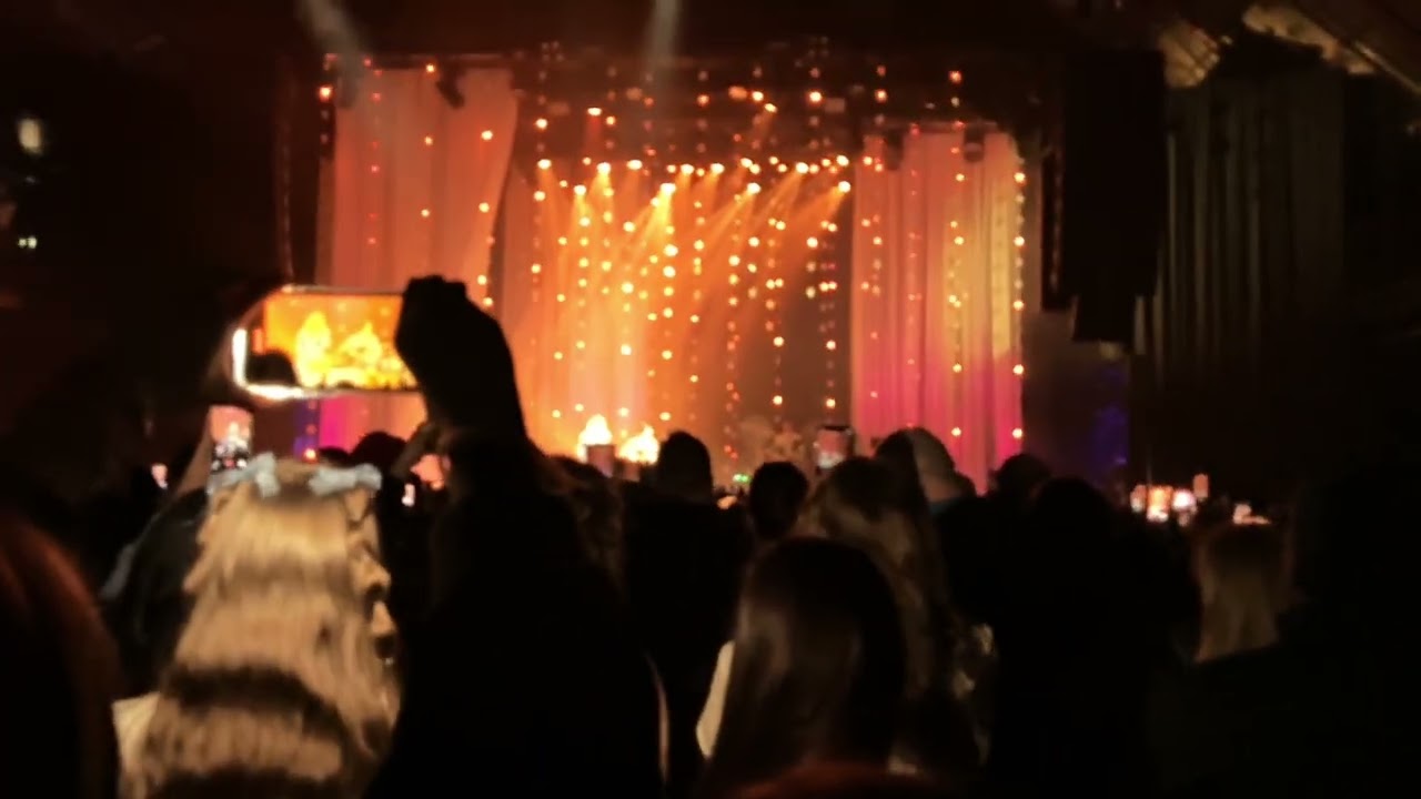 My first concert with @freyaskye ￼