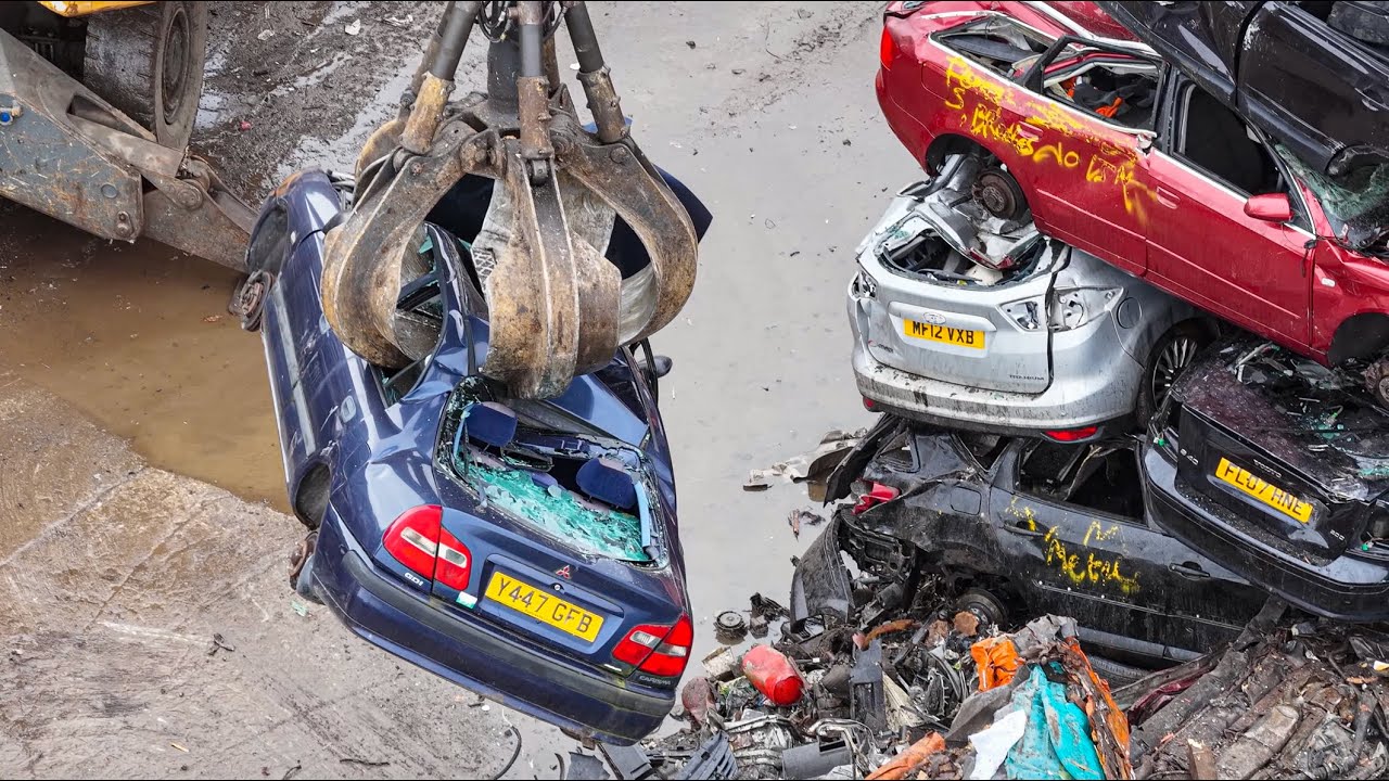Catalytic Converter Pulls, Forklift Chaos & Massive Scrapyard Machines at Work | Liverpool