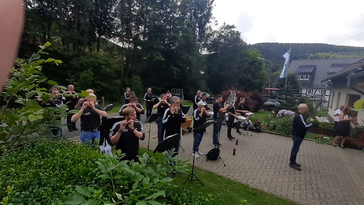 Tambourcorps Erndtebrück am 01.08.2021 in Sohlbach mit dem Egerländer Marsch