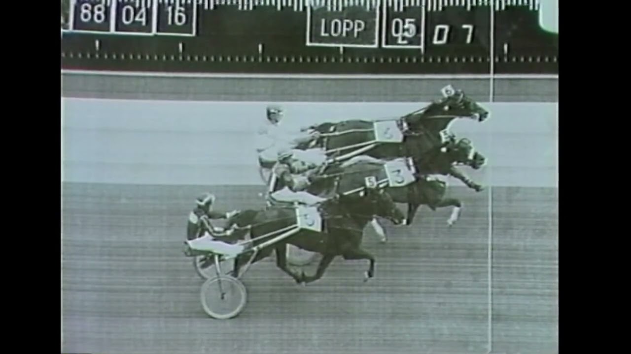 V65-tävlingar på Solvalla den 16 april 1988.