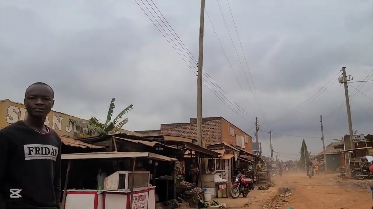 STREET WALKING IN AFRICA