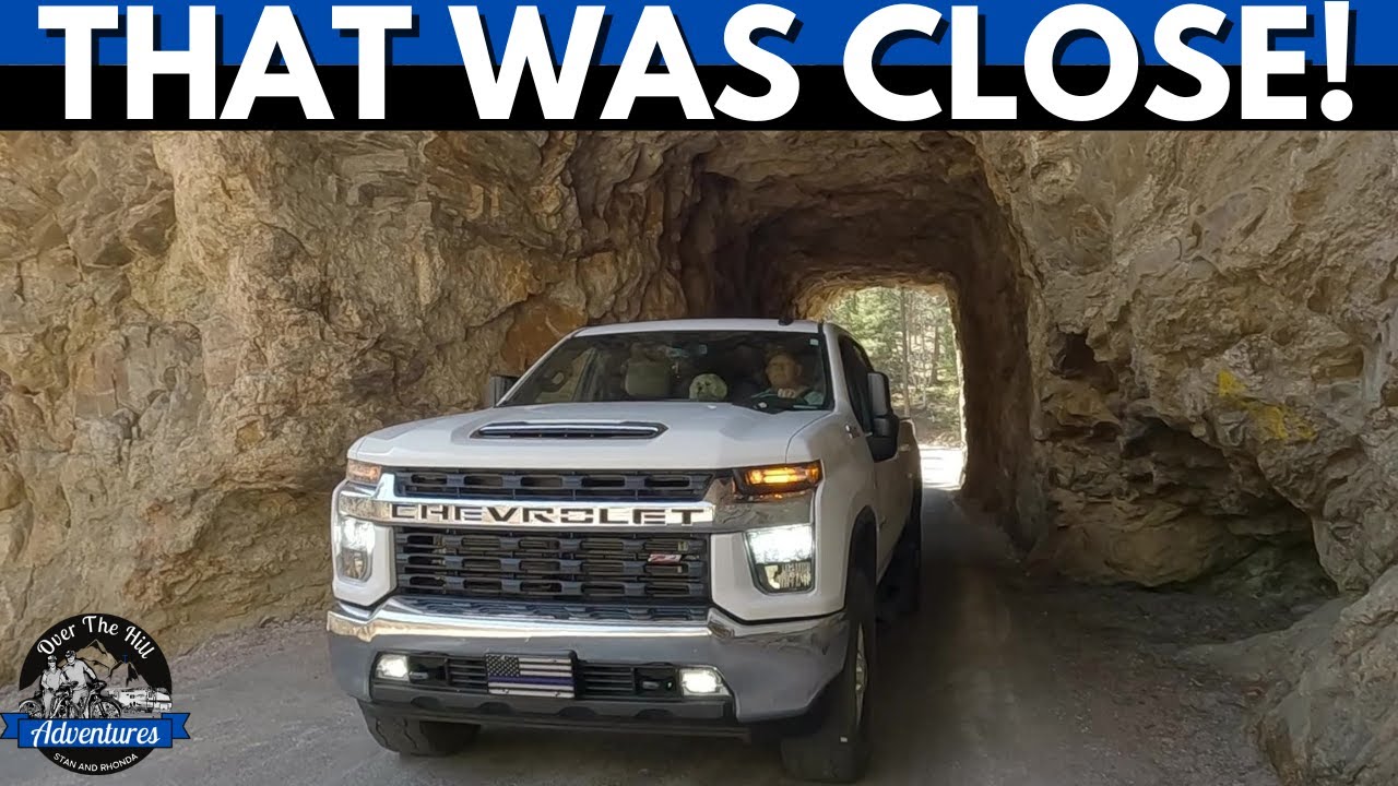 CUSTER STATE PARK / NEEDLES HIGHWAY ROCK TUNNELS / DOG FRIENDLY HIKE IN CUSTER / SYLVAN LAKE