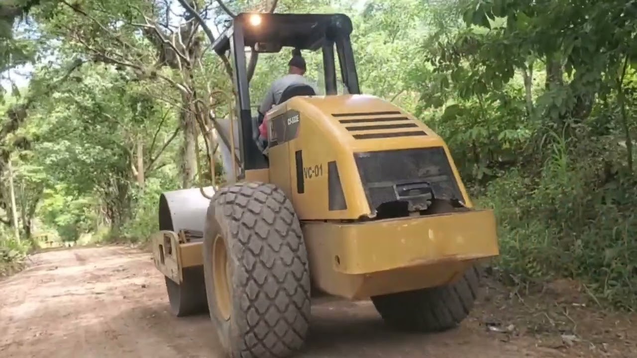 Denis Membreño alcalde municipal de Taulabé trabajando para el pueblo.