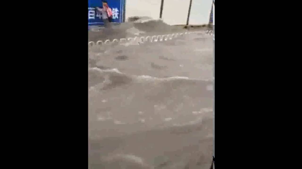 Heavy Flooding Continues In Wuhan, China