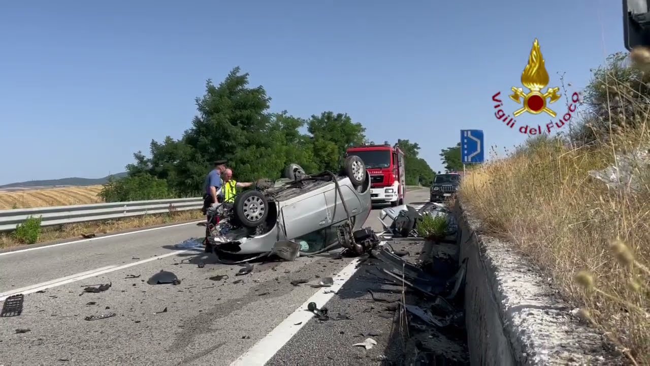 Incidente sulla statale 658 Potenza-Melfi: un'auto si ribalta, due persone sono morte