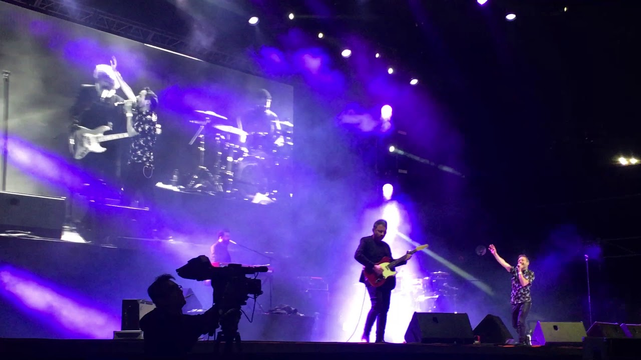 Love of Lesbian - All&iacute; Donde Sol&iacute;amos Gritar (VL18) ❤