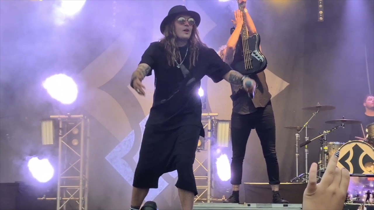 Blind Channel live at Qstock - Over My Dead Body