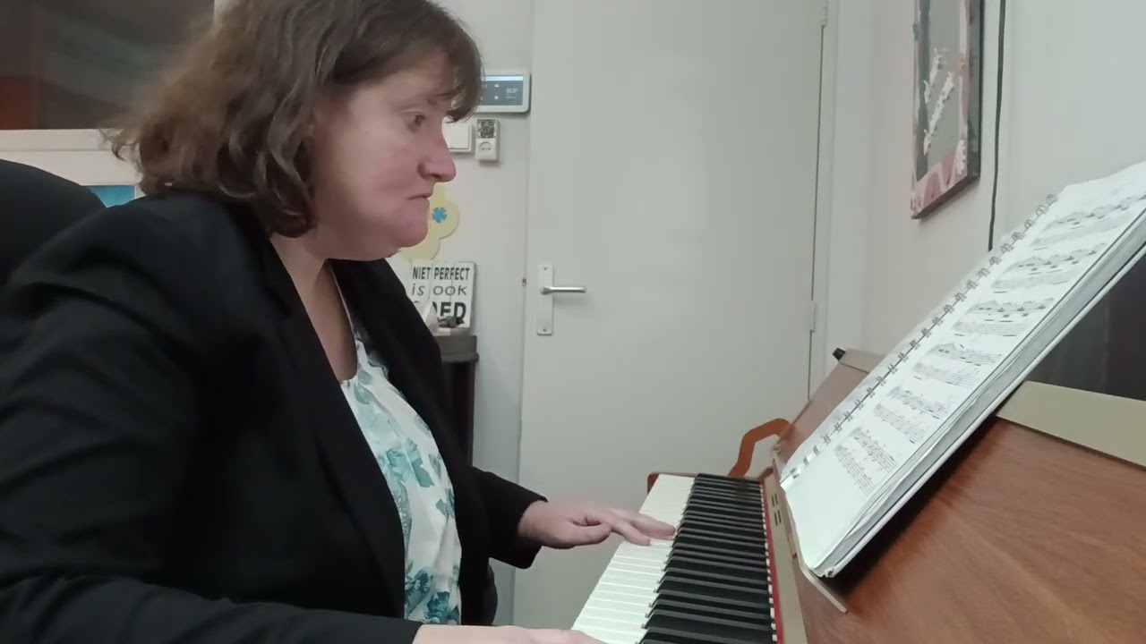 Anne speelt the River flows in you