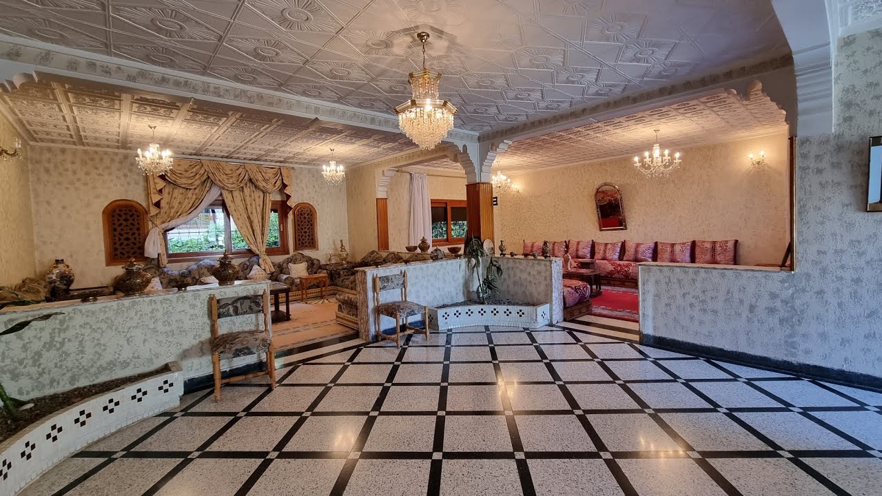 دوبليكس من فيلا ب3 واجهات وحديقة خاصة بمدخلين بفاس حي الادارسة DUPLEX À VENDRE À FÉS