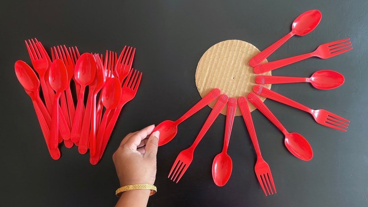 Beautiful Wall Hanging Craft Using Plastic Spoons and Forks / Paper Crafts For Home Decoration / DIY