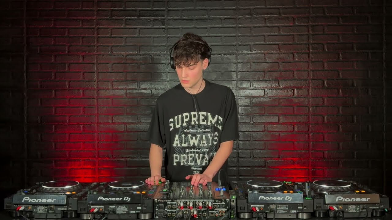 MATTIA MARINI DJ SET X BEYOND MILANO