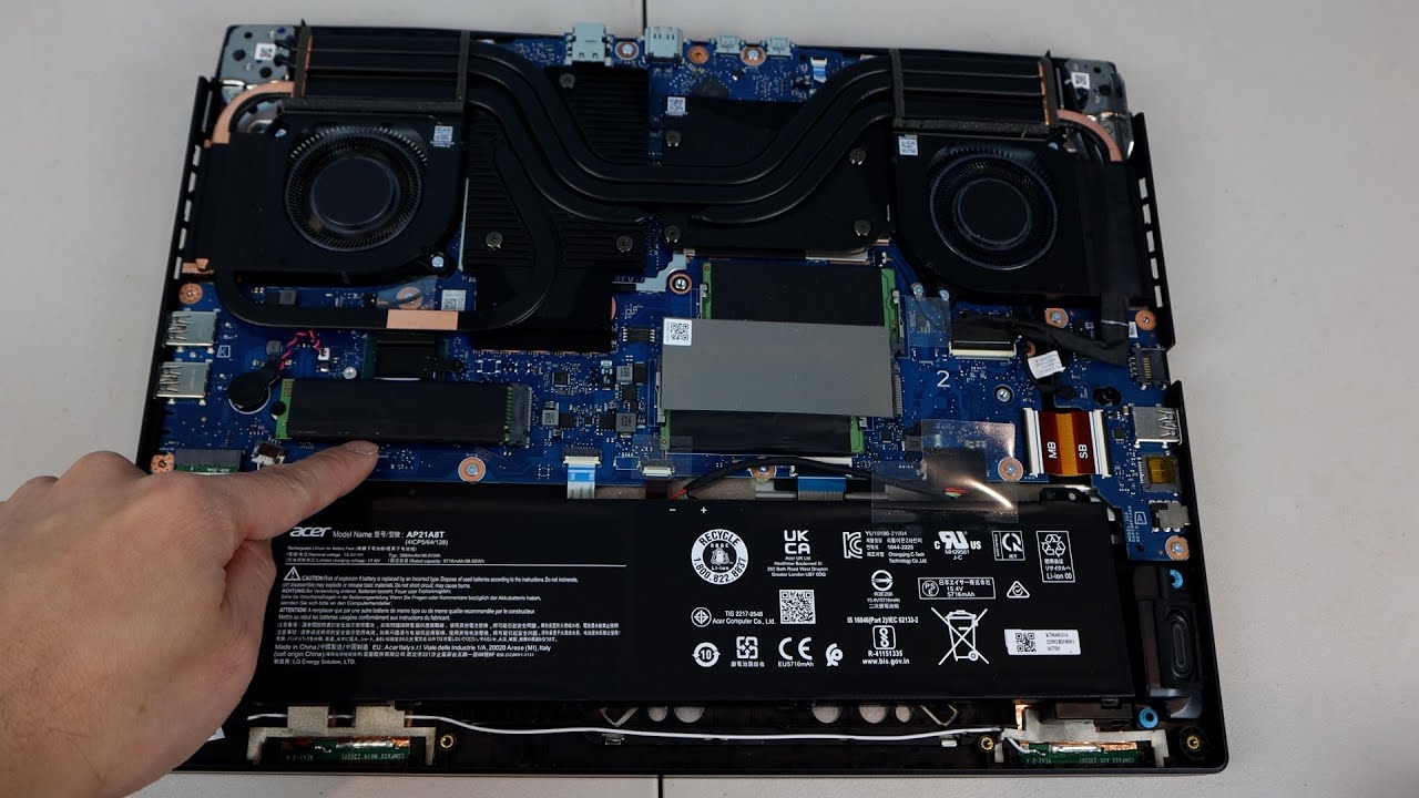Как установить/заменить SSD в игровом ноутбуке Acer Predator Helios Neo 16