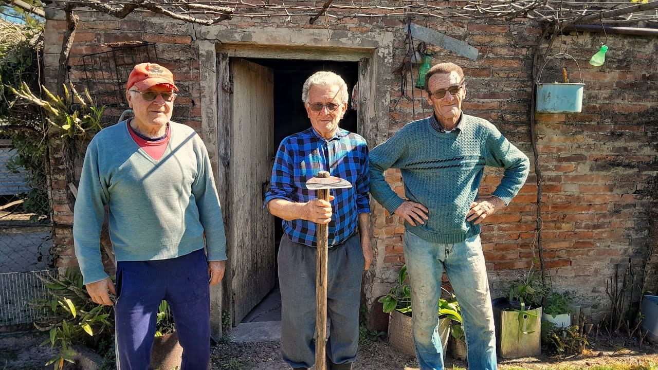 &iquest;D&oacute;nde estar&iacute;an MEJOR? | En su FINCA tienen TODO! | Vino, frutas, animales | 
