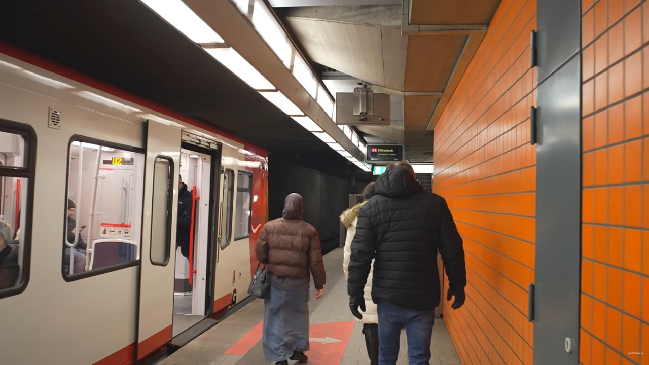 Germany, Nürnberg, U-Bahn ride from Hauptbahnhof to Plärrer