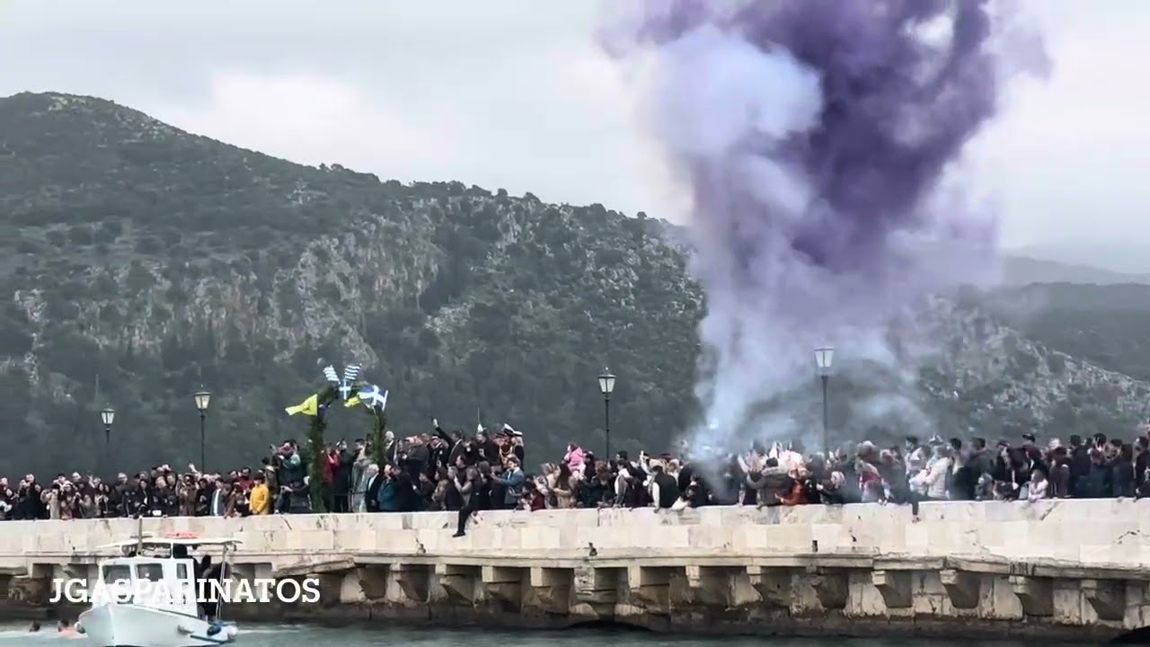 Θεοφάνεια στο Αργοστόλι, με πίστη, κόσμο και το σταυρό να πέφτει στα νερά όπως πάντα. 🇬🇷✝️