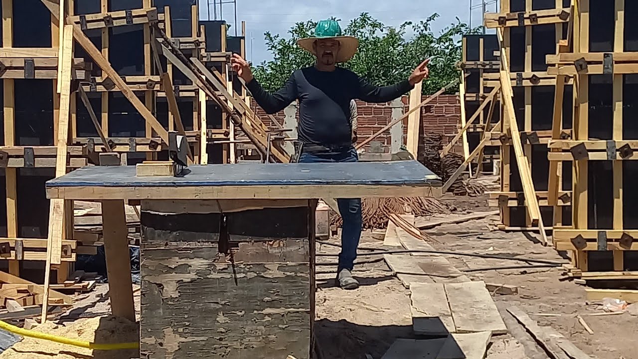 pilares sendo abafado na obra de Porto de galinha mais uma do car CLAUDEMIR Max zp 81 988572998