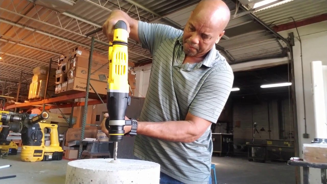 Перфоратор DEWALT с амортизаторами и D-образной рукояткой SDS