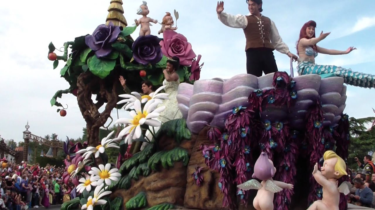 Disneyland París - Disney Magic on Parade (Agosto 2012) - [HD]