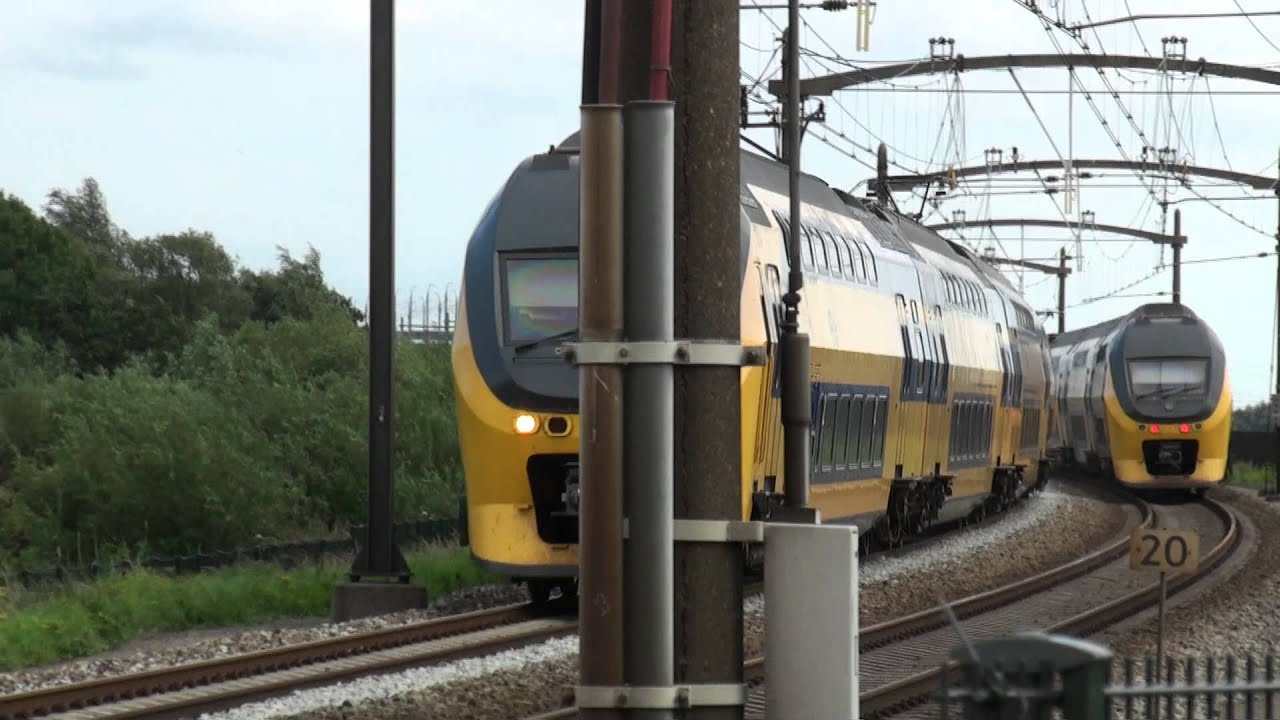 2011-08-07 [NS] Class 8700 (VIRM/DD-IRM), IC 2165 & Class 9500 (VIRM/DD-IRM), IC 1960